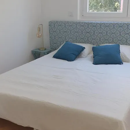 5Min Walk Subway & 10Min Drive Airport & Self Check-In Apartment
