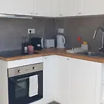 5min Walk To Subway & 10min Drive To Airport Apartamento *