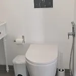 5min Walk To Subway & 10min Drive To Airport Lisboa