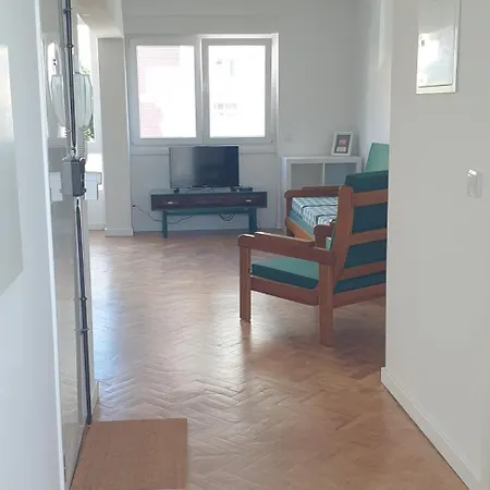 Διαμέρισμα Self Check-in & 5min Walk Subway & 10min Drive Airport