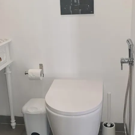 Self Check-in & 5min Walk Subway & 10min Drive Airport Lisboa