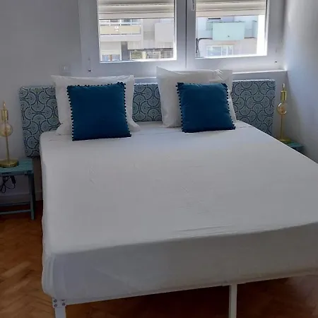 Apartment Self Check-in & 5min Walk Subway & 10min Drive Airport