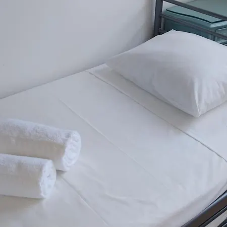 Self Check-in & 5min Walk Subway & 10min Drive Airport *
