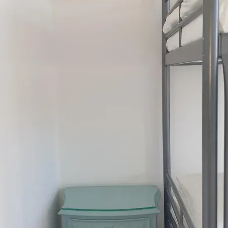 5min Walk To Subway & 10min Drive To Airport Apartamento