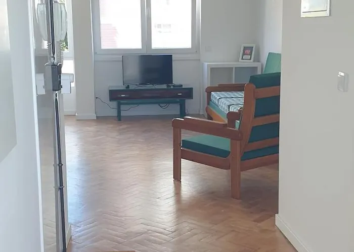 公寓 5min Walk To Subway & 10min Drive To Airport