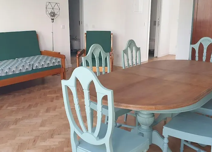 5min Walk To Subway & 10min Drive To Airport * Lisboa
